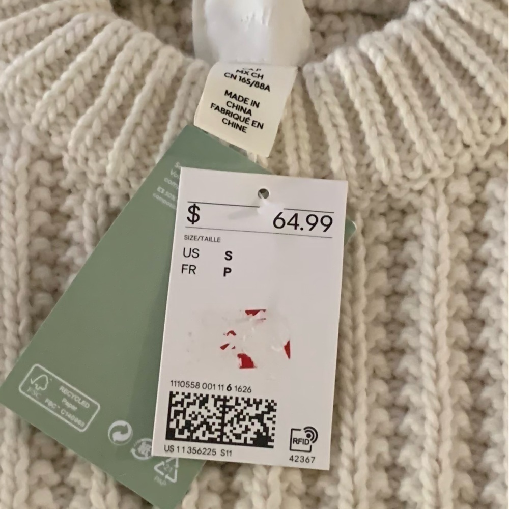 H&M NWT Winter White Fringed Wool Blend Sweater Neutral Winter Sz S - Picture 9 of 9